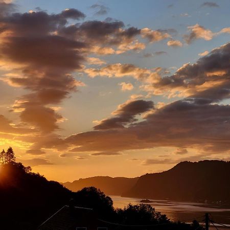 Nydelig Beliggenhet, Fjord Utsikt - Elegant Rom Hotell Bergen Exteriör bild