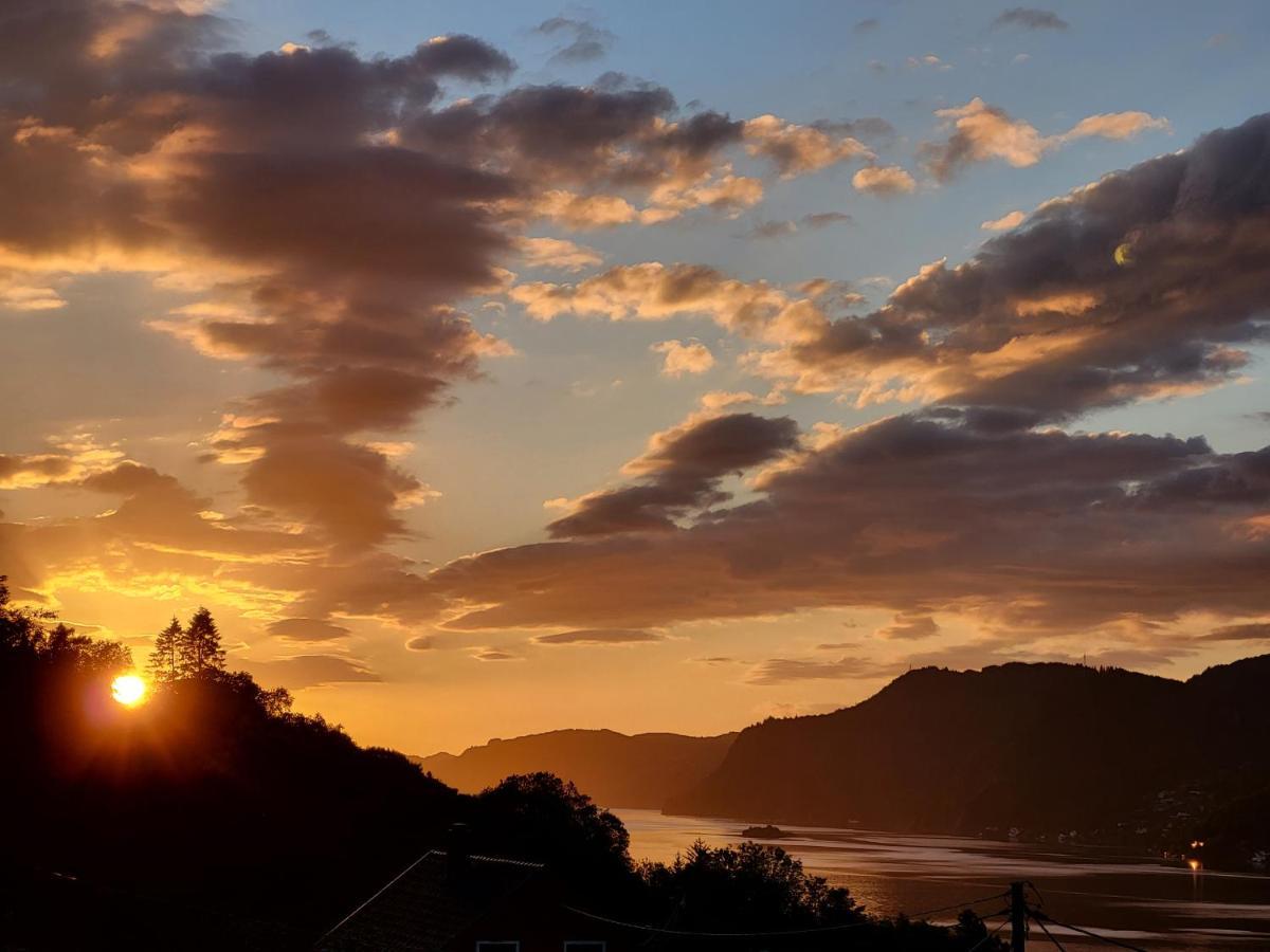 Nydelig Beliggenhet, Fjord Utsikt - Elegant Rom Hotell Bergen Exteriör bild